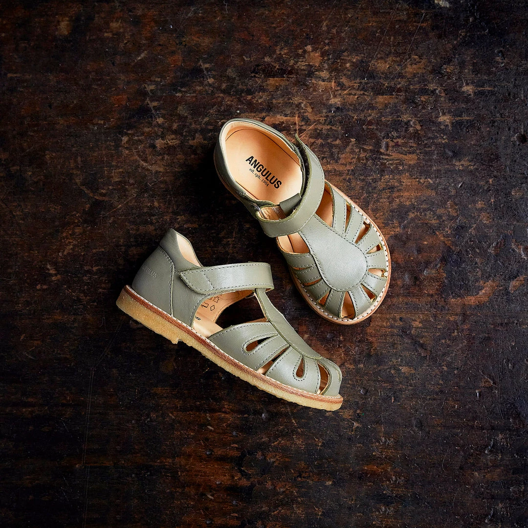 Angulus Kids Petal Sandals - Light Khaki SALE 3 Angulus Kids Petal Sandals - Light Khaki SALE