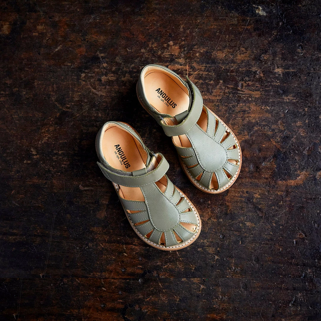 Angulus Kids Petal Sandals - Light Khaki SALE 5 Angulus Kids Petal Sandals - Light Khaki SALE