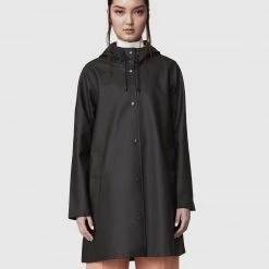 Stutterheim Women's Classic Mosebacke Raincoat - Black