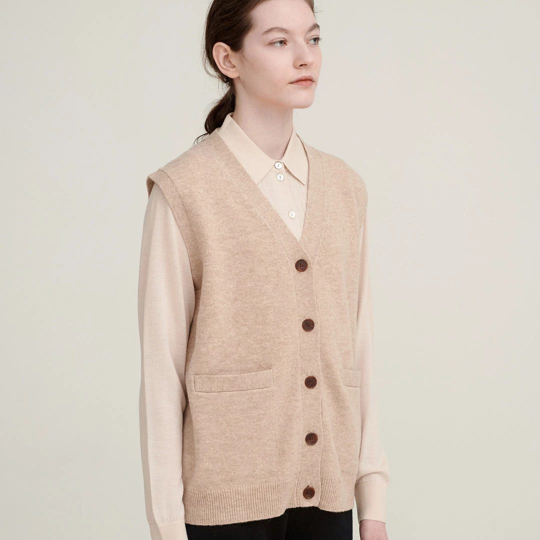 FUB Women’s Lambswool Vest - Oatmeal 3 FUB Women’s Lambswool Vest - Oatmeal