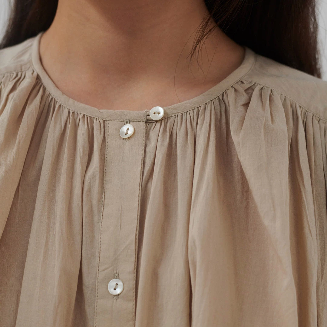 Skall Studio Women's Organic Cotton Shiro Blouse - Desert Sand 7 Skall Studio Women's Organic Cotton Shiro Blouse - Desert Sand