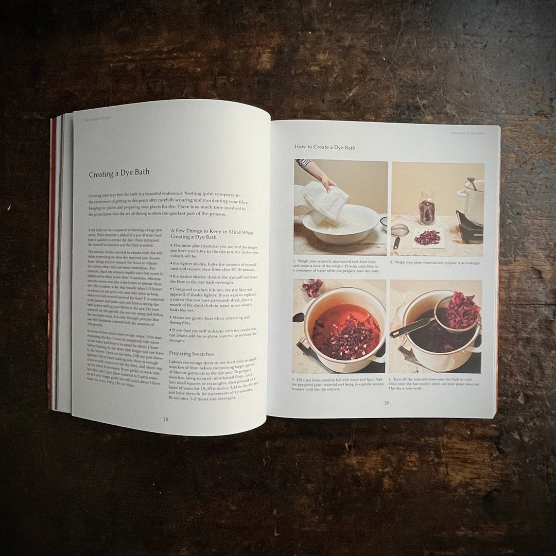 Books Books & More Kathryn Davey - Natural Dyeing 4 Books Books & More Kathryn Davey - Natural Dyeing