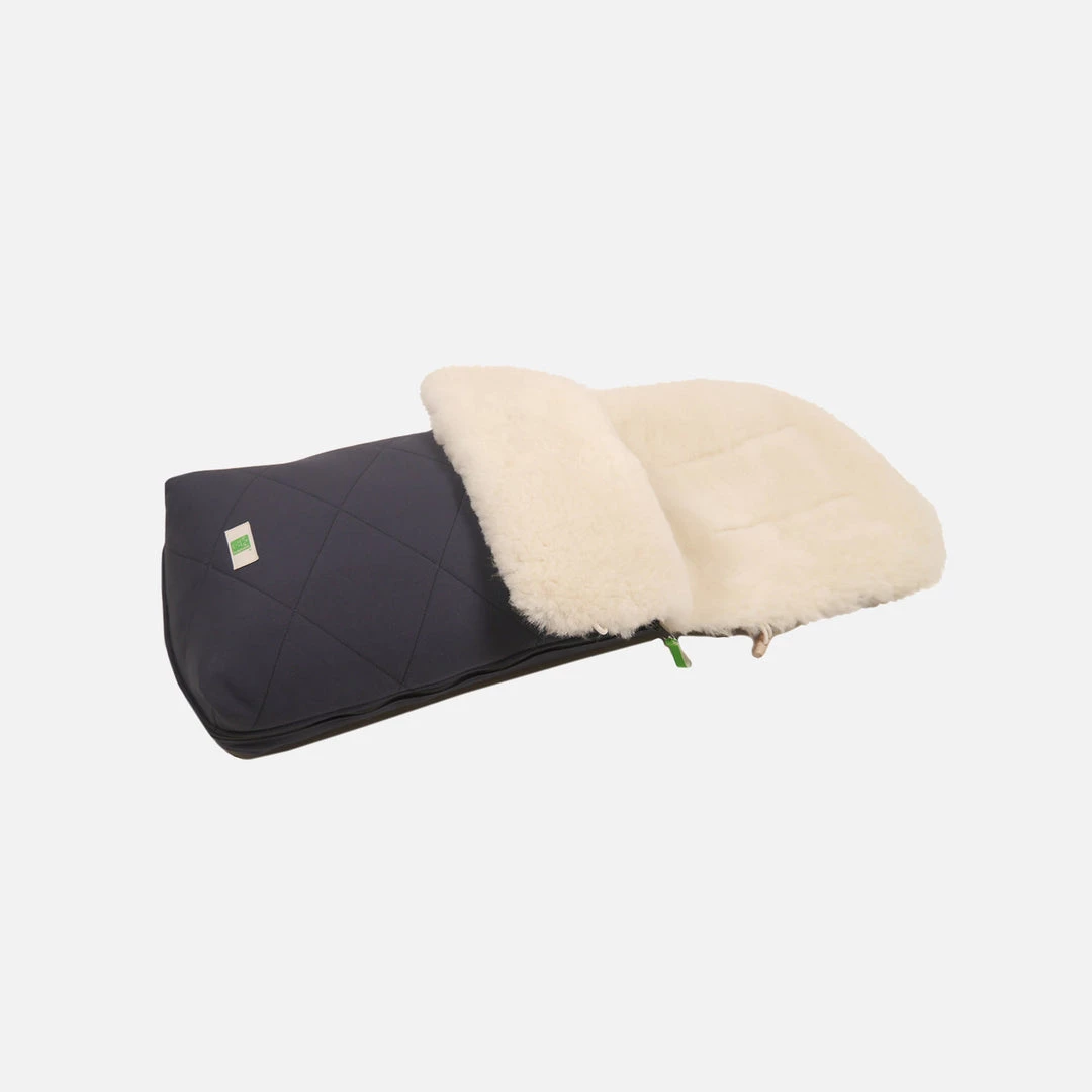 Kaiser Organic Cotton Vegetable/Mimosa Tanned Sheepskin Universal Pushchair Footmuff - Dark Anthracite 4 Kaiser Organic Cotton Vegetable/Mimosa Tanned Sheepskin Universal Pushchair Footmuff - Dark Anthracite