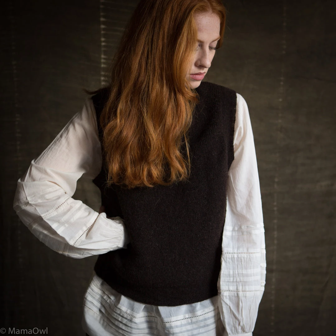 SISKIN SALE Women's Voe Shetland Wool Flock Slipover - Peat 3 SISKIN SALE Women's Voe Shetland Wool Flock Slipover - Peat