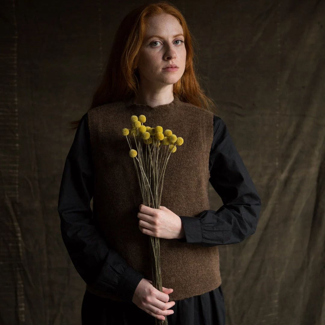 SISKIN SALE Women's Voe Shetland Wool Flock Slipover - Cacao 3 SISKIN SALE Women's Voe Shetland Wool Flock Slipover - Cacao