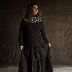 SISKIN Adult's Donegal Merino Wool Isle Sweater - Coal Adults