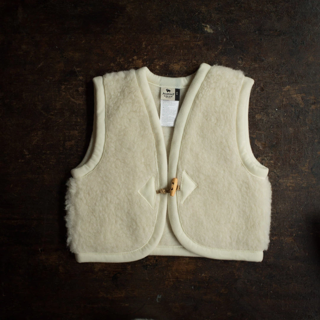 Alwero Wool Teddy Fleece Vest - Natural Baby Wool 3 Alwero Wool Teddy Fleece Vest - Natural Baby Wool