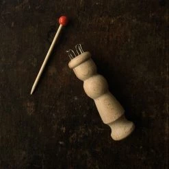 Gluckskafer Toys Natural Wooden Knitting Helper