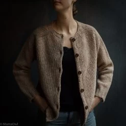 SISKIN Adults Women's Donegal Merino Wool Coast Cardigan - Cinnamon