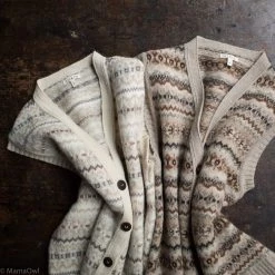 SISKIN Adult’s Lambswool Valley Vest - Alabaster